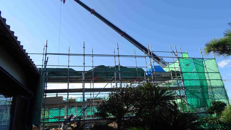 自建房挖地基把邻居墙挖裂了